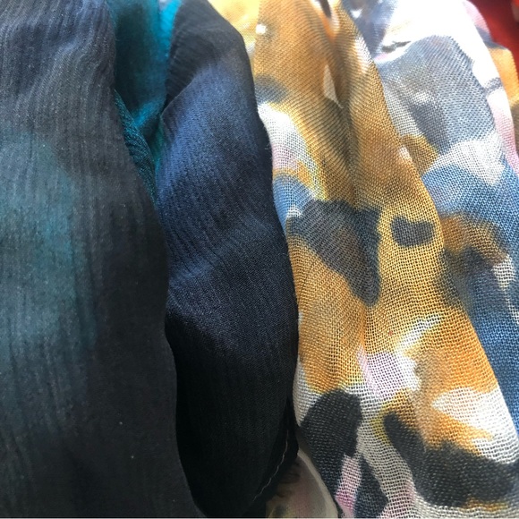 Collection of 6 Scarves - Patterned, Floral, Polka Dot, Abstract, Tassels - Picture 4 of 4